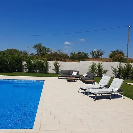 Small House Tia With Private Pool Pula
