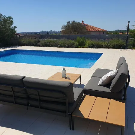 Small House Tia With Private Pool Apartment