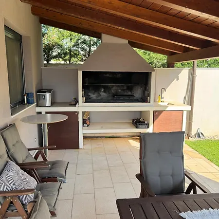 Small House Tia With Private Pool شقة *