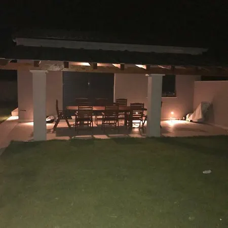 Small House Tia With Private Pool Pula