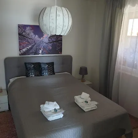 Small House Tia With Private Pool Apartman *