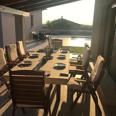 Small House Tia With Private Pool Apartman *