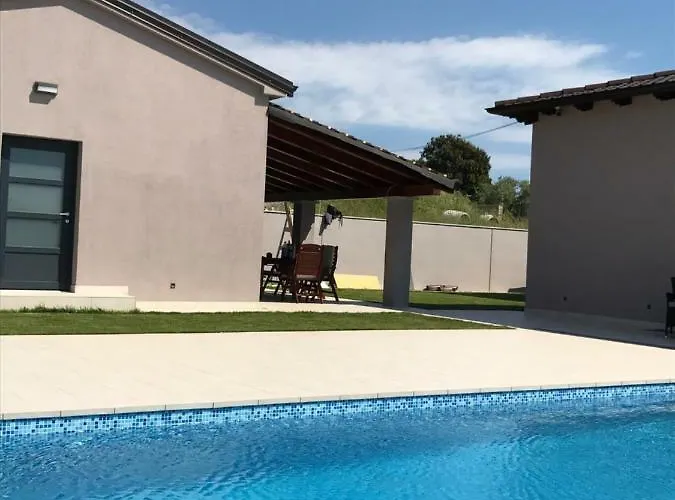 Small House Tia With Private Pool * Pula